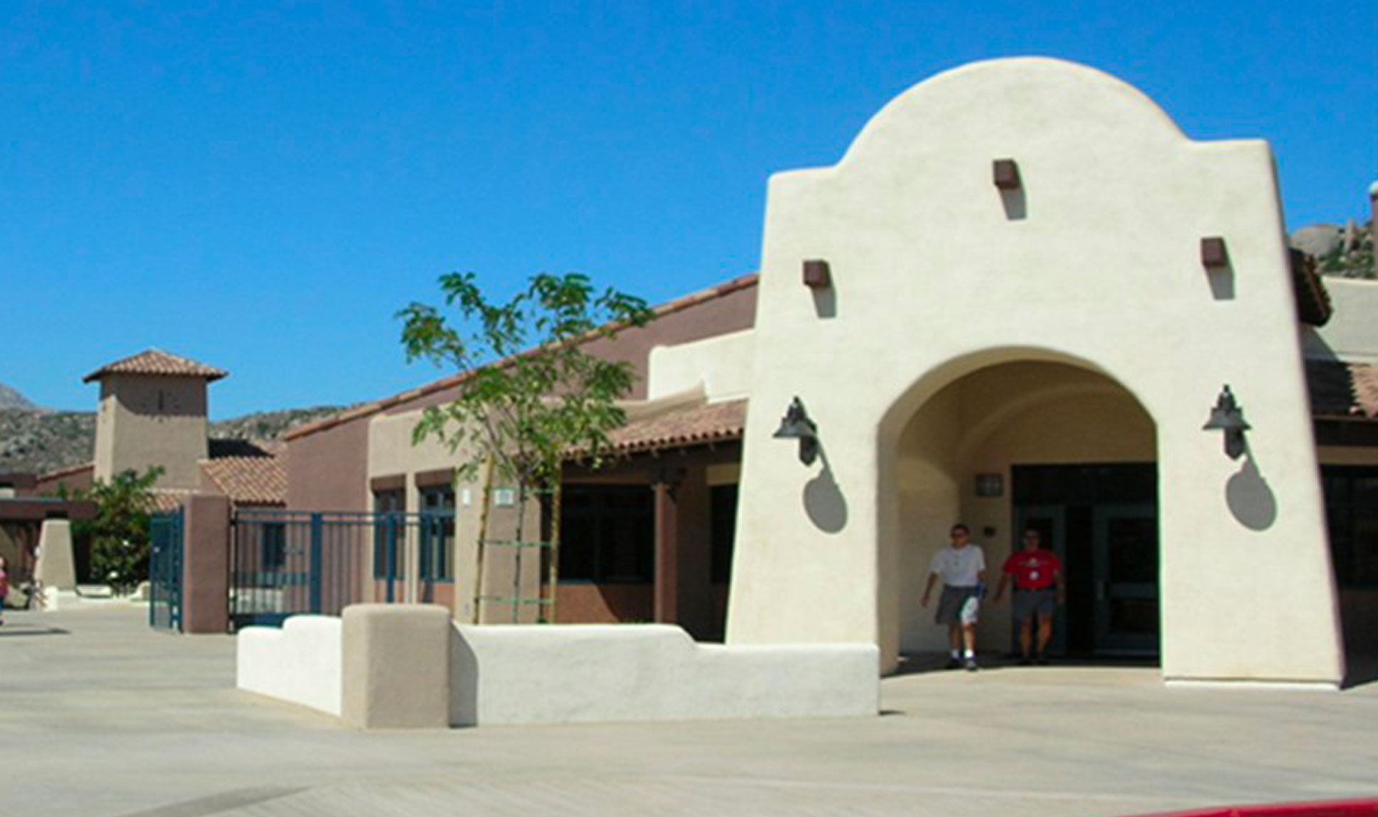 LosCochesCreekMiddleSchool_1941px